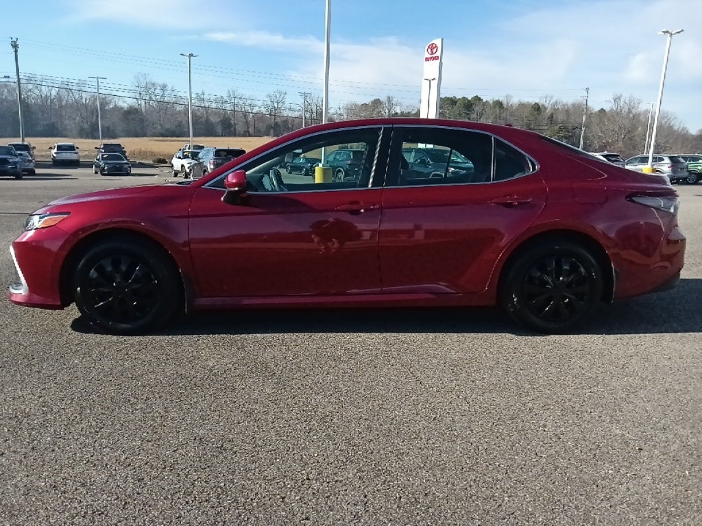 2022 Toyota Camry Hybrid LE