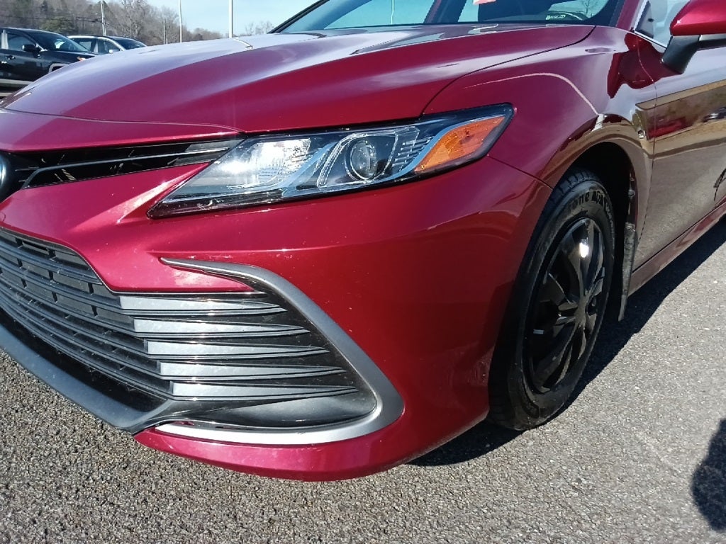 2022 Toyota Camry Hybrid LE