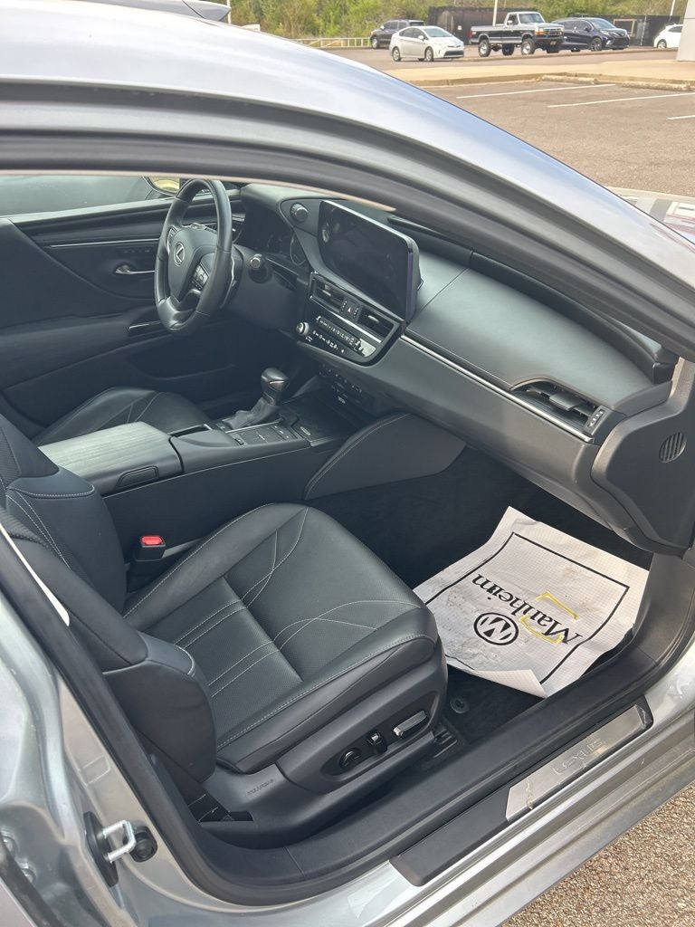 2022 Lexus ES 350 Ultra Luxury