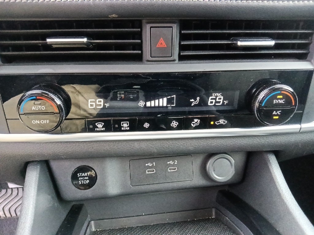 2025 Nissan Rogue SV