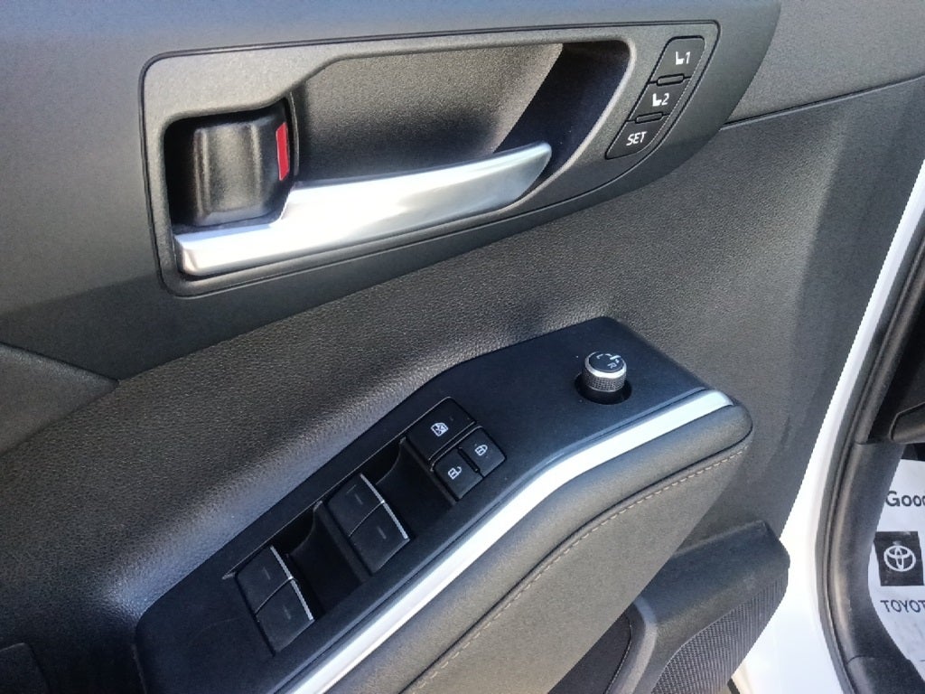 2023 Toyota Highlander Hybrid Bronze Edition