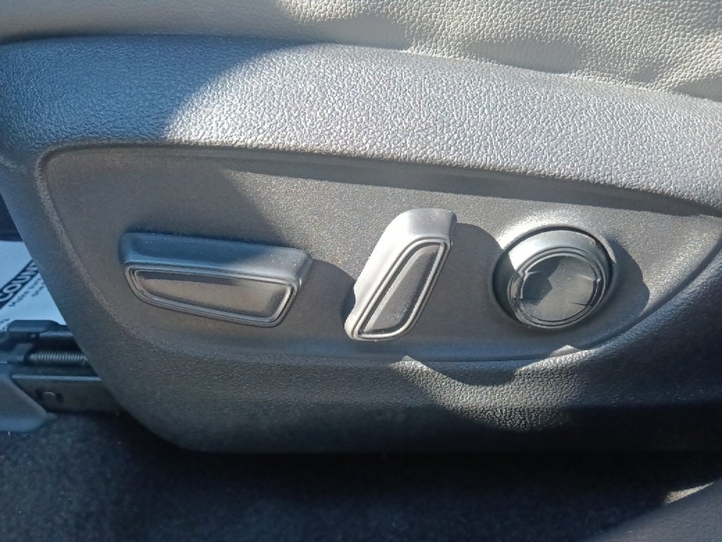 2023 Toyota Highlander Hybrid Bronze Edition