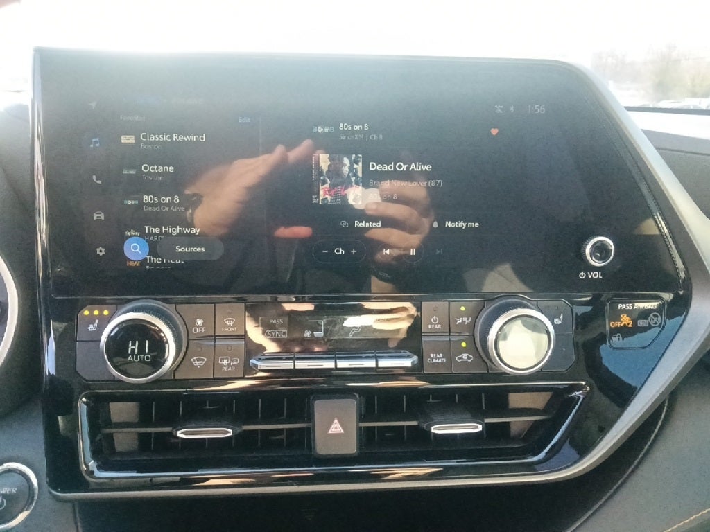 2023 Toyota Highlander Hybrid Bronze Edition