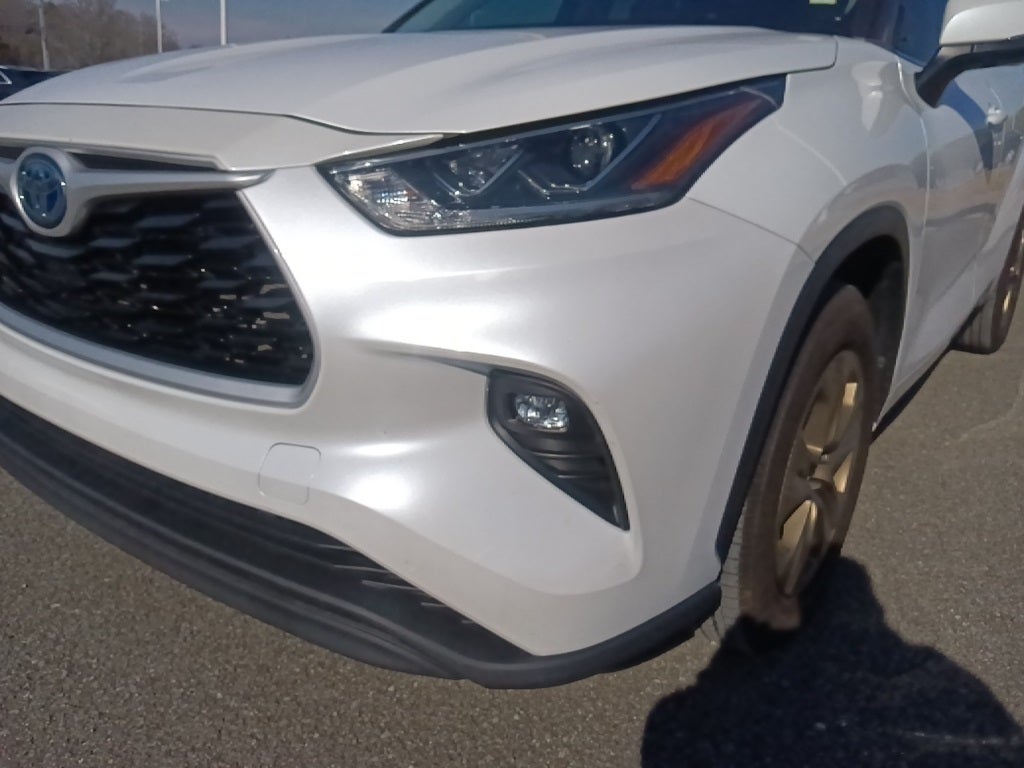 2023 Toyota Highlander Hybrid Bronze Edition