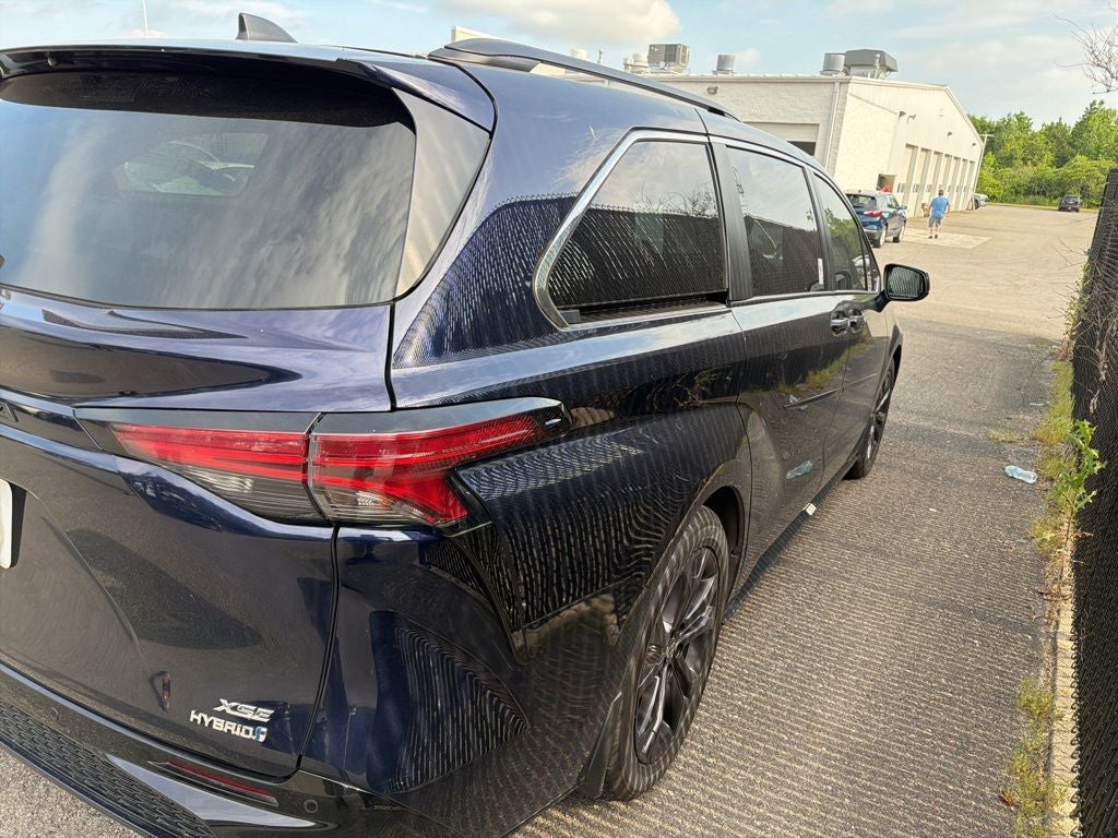 2023 Toyota Sienna XSE 7 Passenger