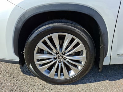 2023 Toyota Highlander Hybrid Platinum