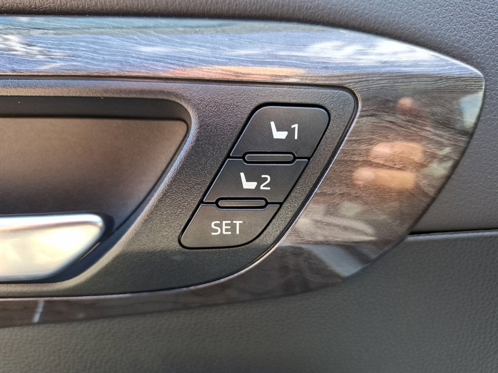 2023 Toyota Highlander Hybrid Platinum