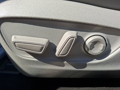 2023 Toyota Highlander Hybrid Platinum