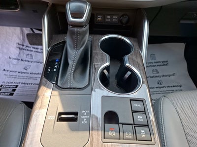 2023 Toyota Highlander Hybrid Platinum