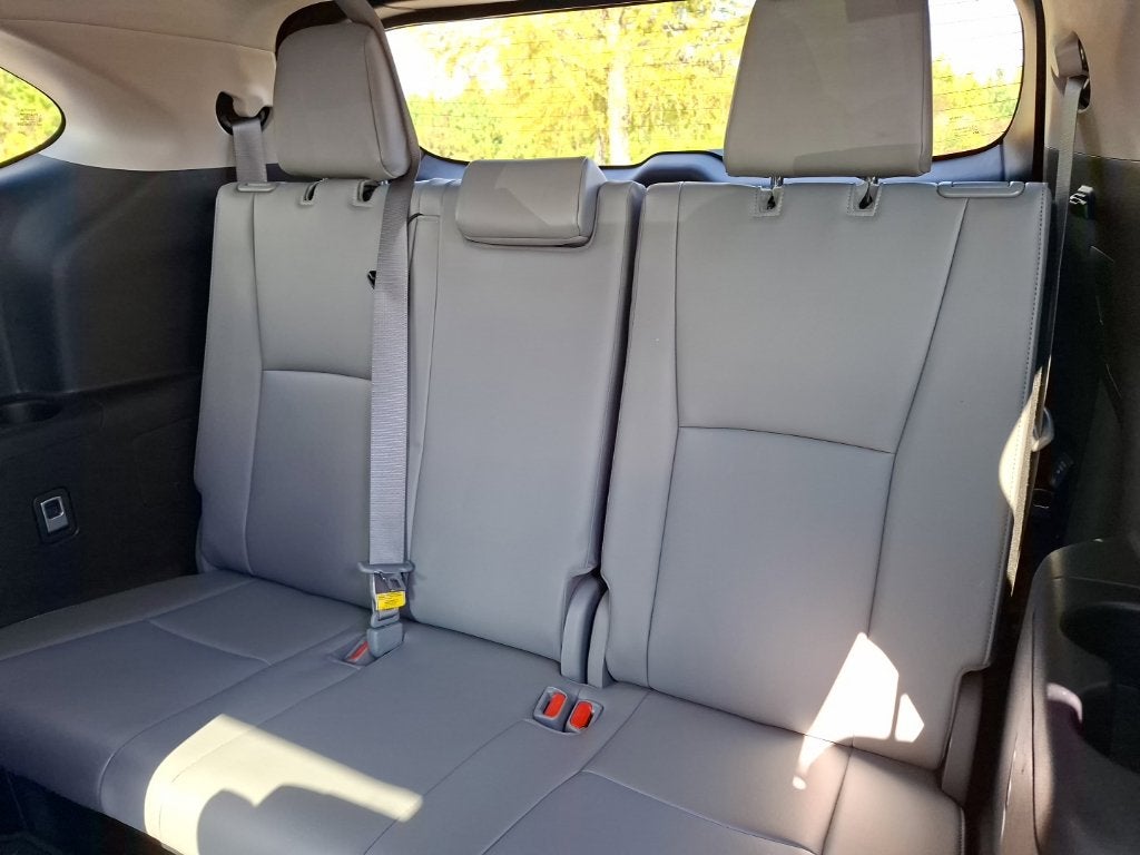 2023 Toyota Highlander Hybrid Platinum