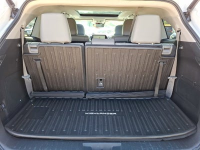 2023 Toyota Highlander Hybrid Platinum