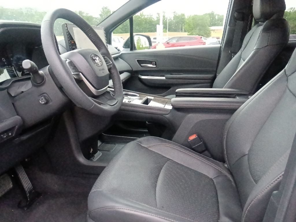 2025 Toyota Sienna Platinum 7 Passenger