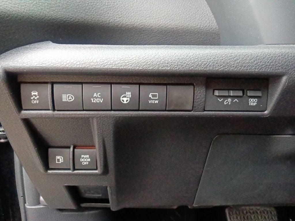 2025 Toyota Sienna Platinum 7 Passenger