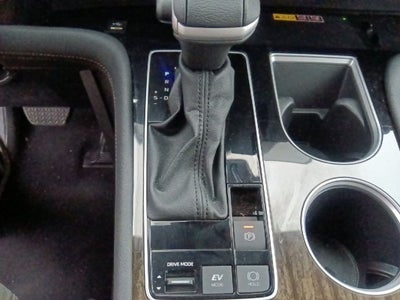 2025 Toyota Sienna Platinum 7 Passenger