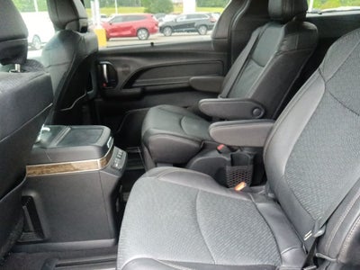 2025 Toyota Sienna Platinum 7 Passenger
