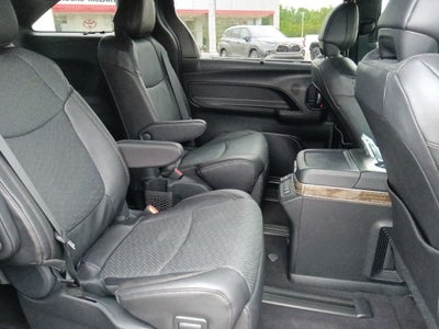 2025 Toyota Sienna Platinum 7 Passenger
