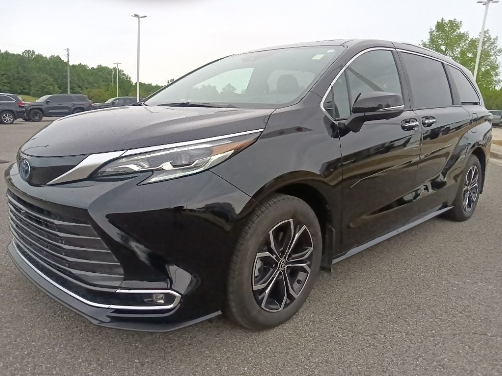 2025 Toyota Sienna Platinum 7 Passenger