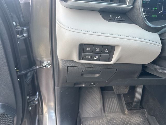 2024 Toyota Highlander Hybrid Platinum