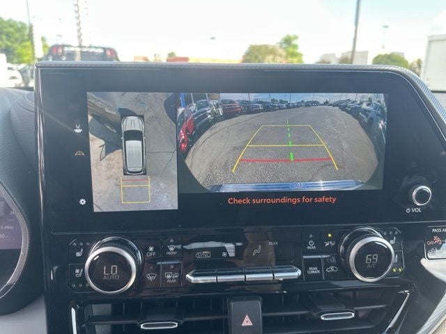 2024 Toyota Highlander Hybrid Platinum