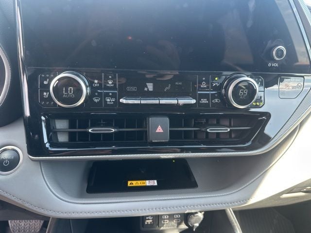 2024 Toyota Highlander Hybrid Platinum