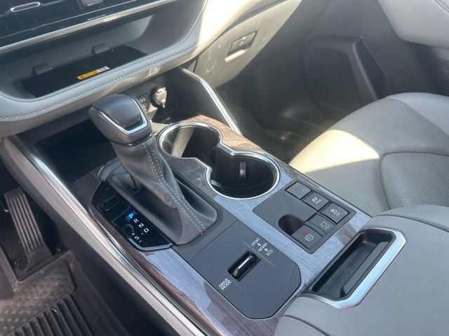 2024 Toyota Highlander Hybrid Platinum