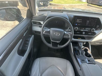 2024 Toyota Highlander Hybrid Platinum