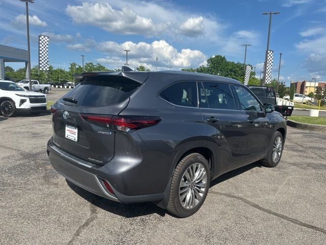 2024 Toyota Highlander Hybrid Platinum