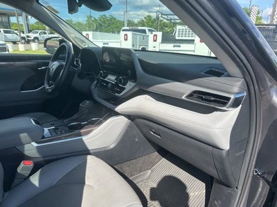 2024 Toyota Highlander Hybrid Platinum
