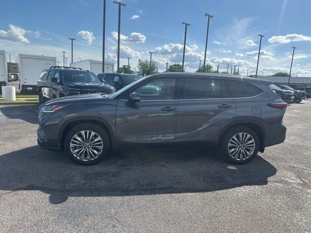 2024 Toyota Highlander Hybrid Platinum