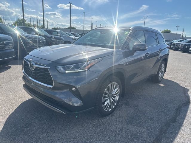 2024 Toyota Highlander Hybrid Platinum