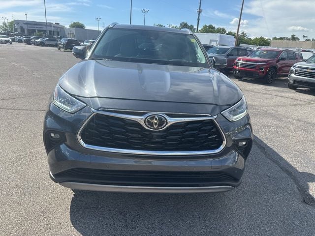 2024 Toyota Highlander Hybrid Platinum