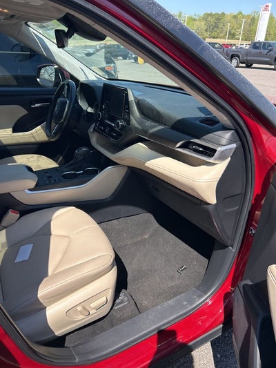 2023 Toyota Highlander XLE