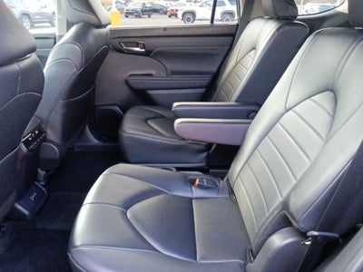 2024 Toyota Highlander LE