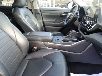 2024 Toyota Highlander LE