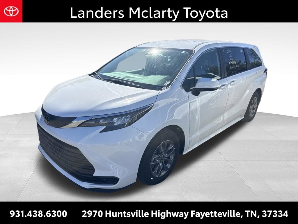 2026 Toyota Sienna LE 8 Passenger
