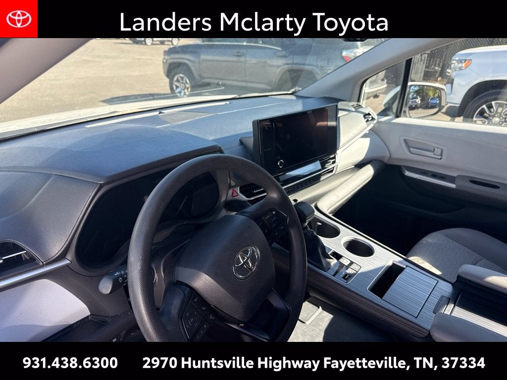 2026 Toyota Sienna LE 8 Passenger