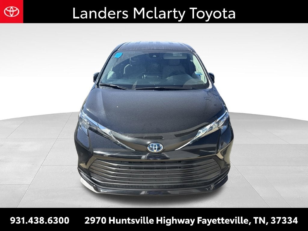 2025 Toyota Sienna LE 8 Passenger