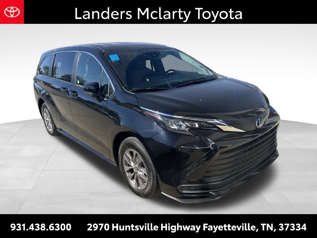 2025 Toyota Sienna LE 8 Passenger