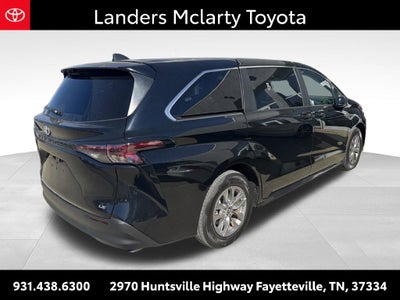2025 Toyota Sienna LE 8 Passenger