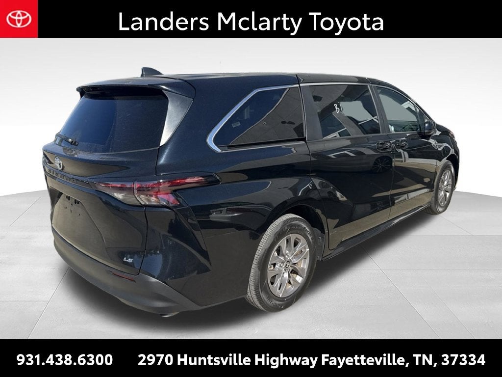 2025 Toyota Sienna LE 8 Passenger