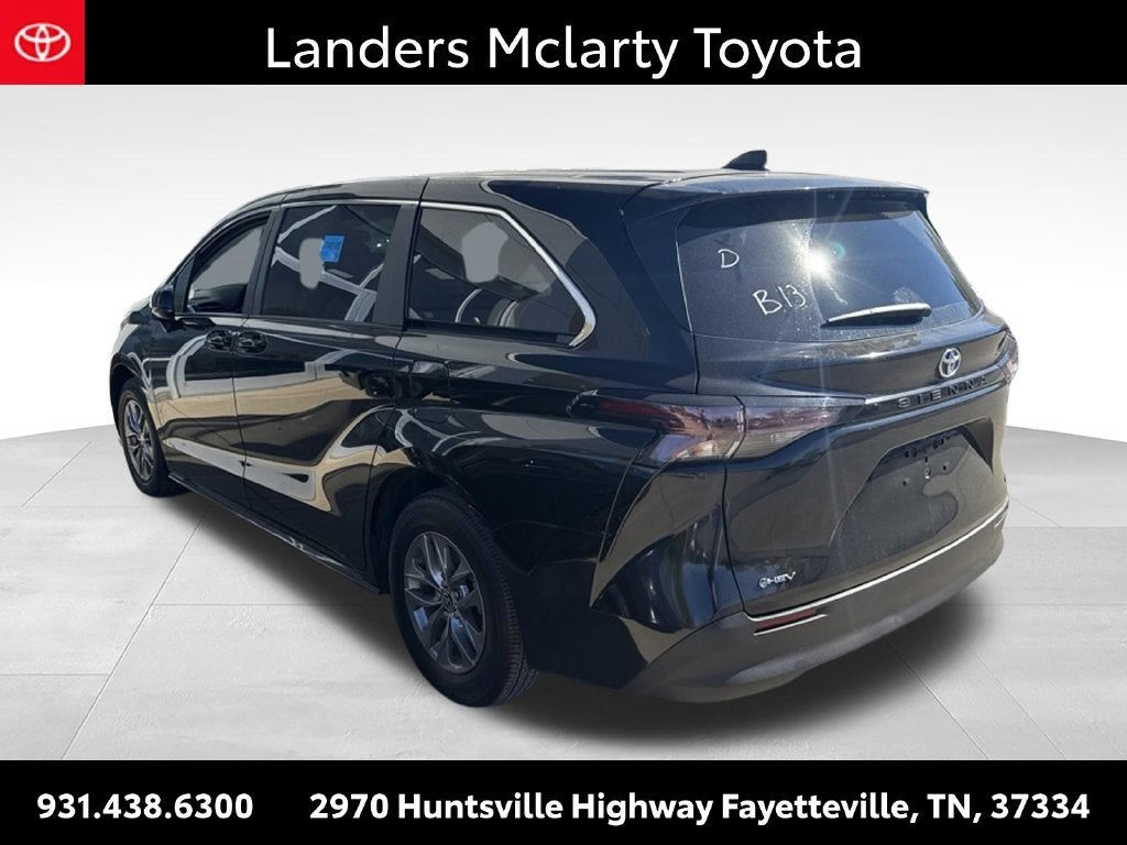 2025 Toyota Sienna LE 8 Passenger