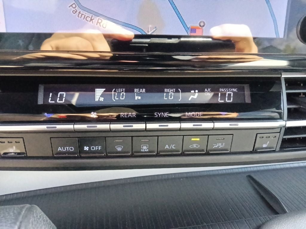 2023 Toyota Sienna XSE 7 Passenger