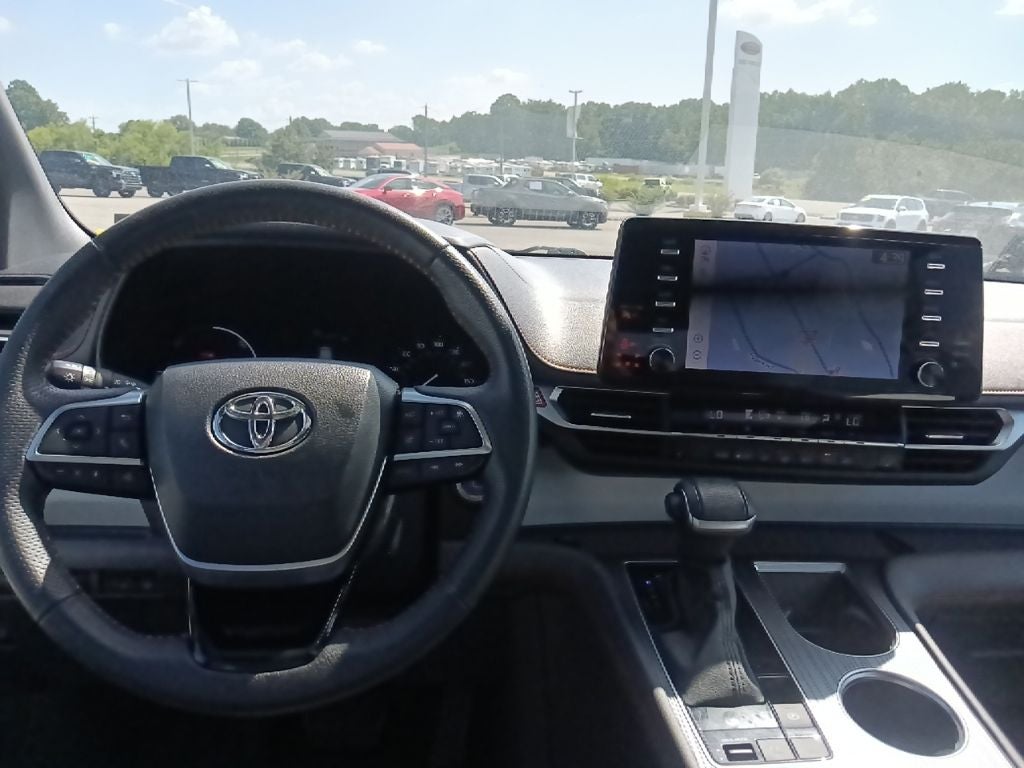 2023 Toyota Sienna XSE 7 Passenger
