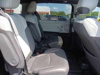 2023 Toyota Sienna XSE 7 Passenger