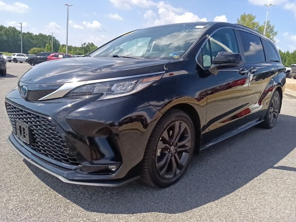 2023 Toyota Sienna XSE 7 Passenger