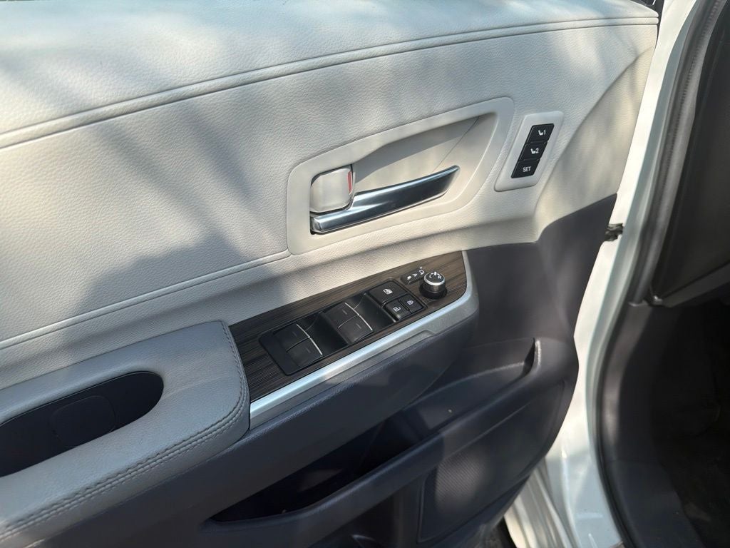 2024 Toyota Sienna Limited 7 Passenger