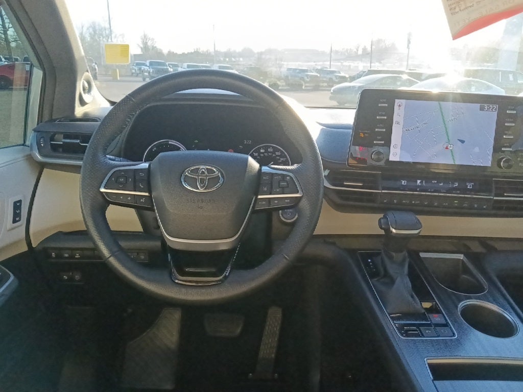 2022 Toyota Sienna Limited 7 Passenger