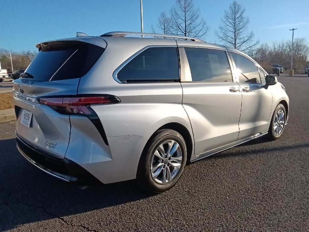 2022 Toyota Sienna Limited 7 Passenger