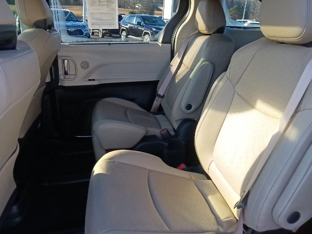 2022 Toyota Sienna Limited 7 Passenger