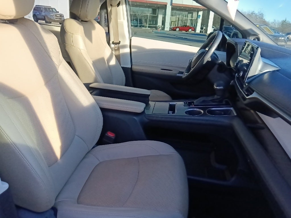 2022 Toyota Sienna Limited 7 Passenger